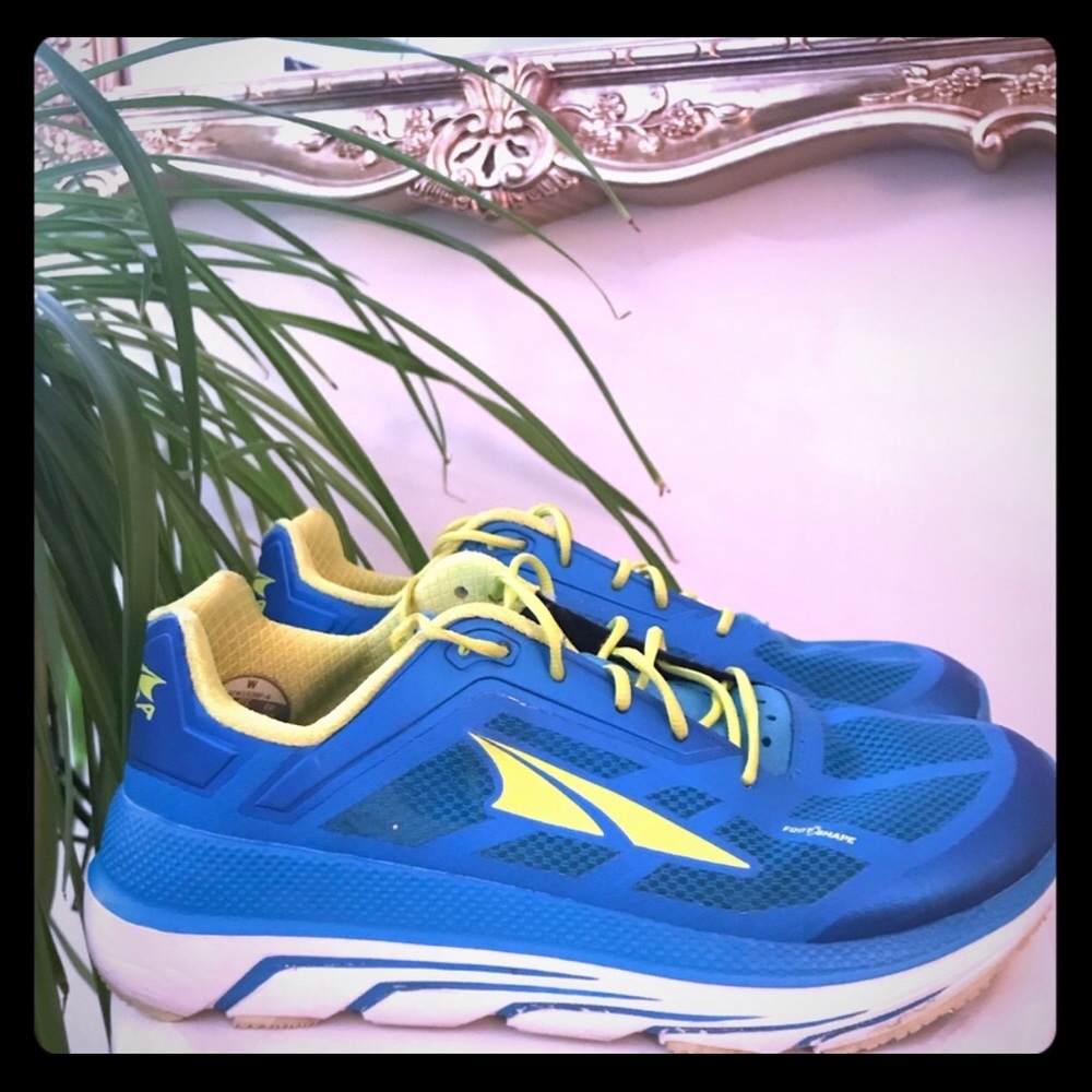 Altra size 9W Running shoes